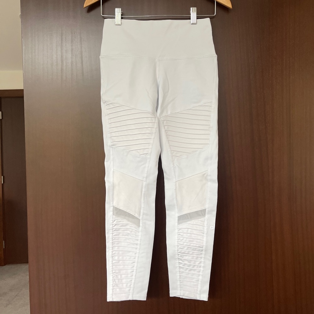 BNWOT All Yoga Moto Leggings Cropped